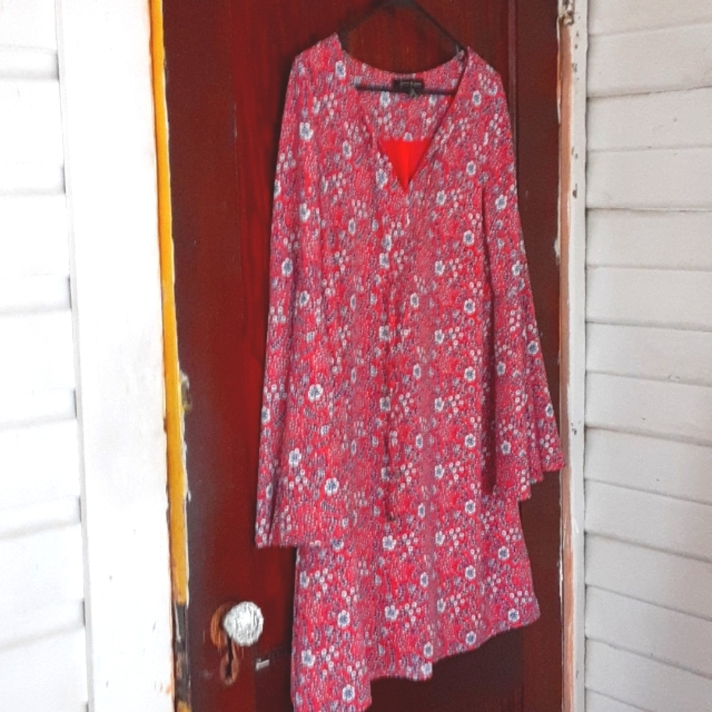 Jasmine and Julianna sz US 6 floral print dress with bell sleeves
